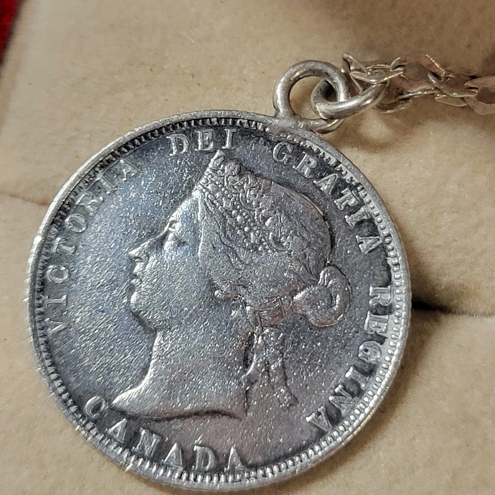 Silver 925  Sailboat Pendant Necklace - Etched Coin Design - Picture 5 of 7